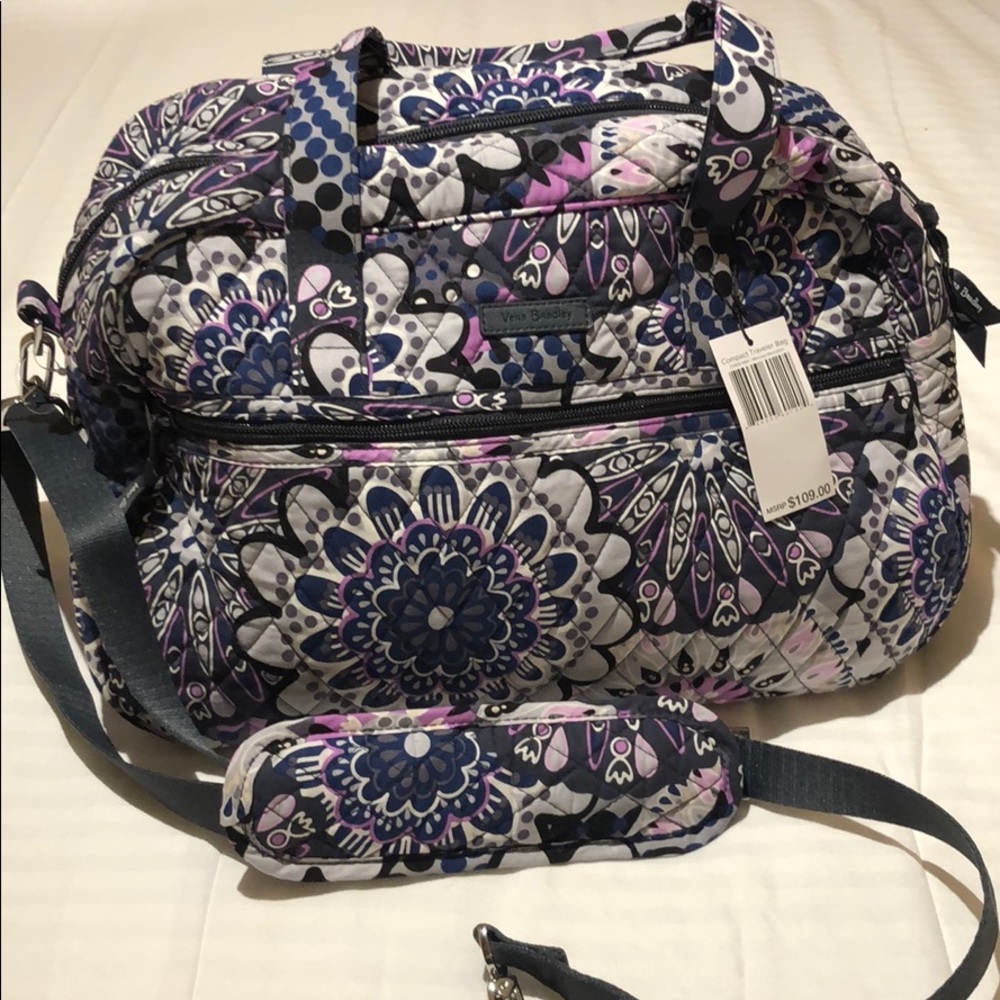 NWT. Vera Bradley Compact Traveler Bag